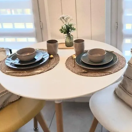 דירה Cosy Et Elegant Avec Place Privee *